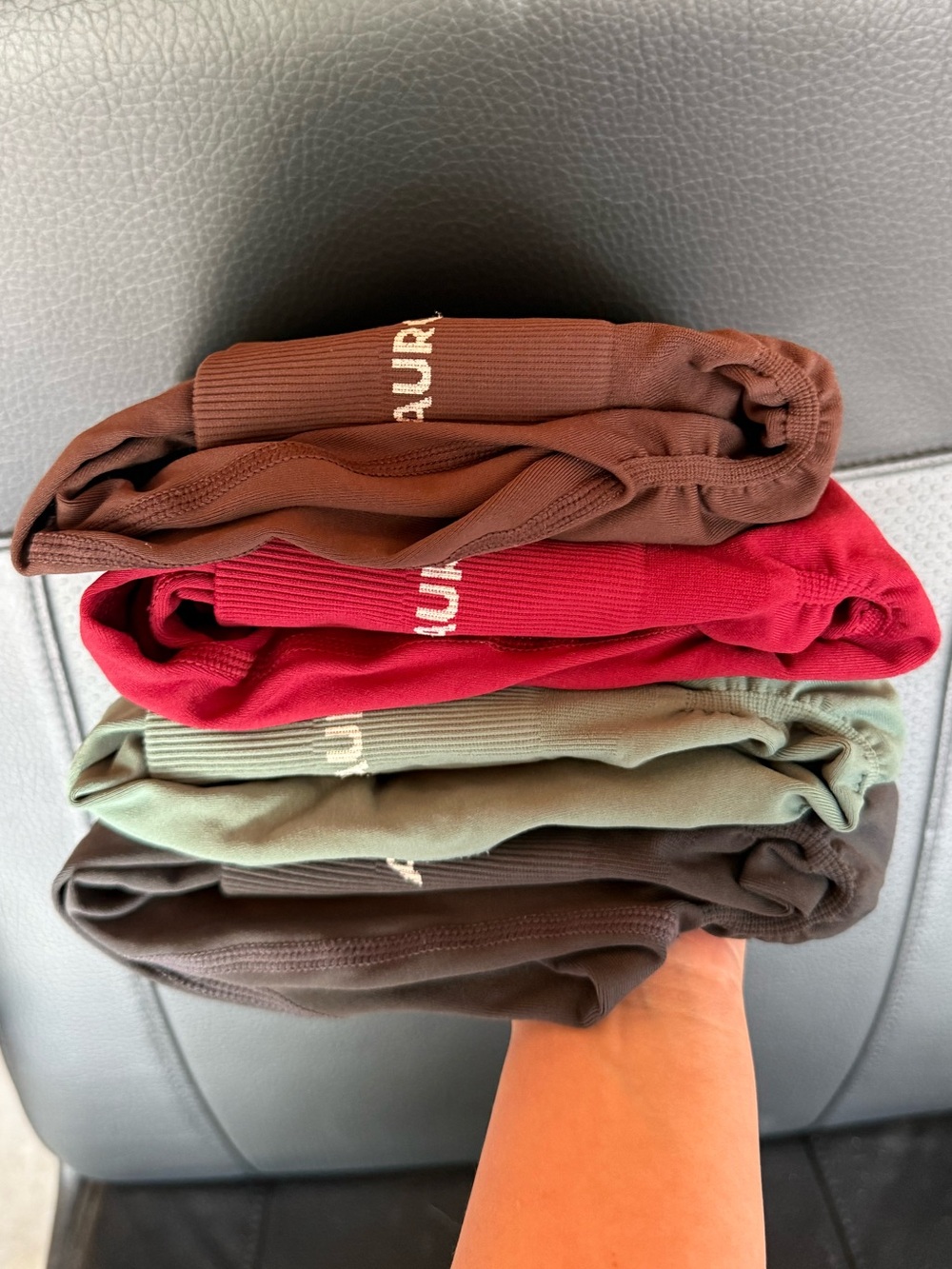4 Aurola Scrunch Dream Leggings Mediums